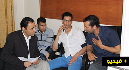 نشطاء حركة متطوعون من أجل الناظور وفعاليات أخرى تجتمع مع مرضى القصور الكلوي حول قضية مركز تصفية الدم نشطاء حركة متطوعون من أجل الناظور وفعاليات أخرى تجتمع مع مرضى القصور الكلوي حول قضية مركز تصفية الدم