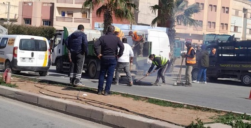 بعد مقال ناظورسيتي وتفاعل النشطاء.. تدخل لترقيع الحفرة الخطيرة بسلوان بعد مقال ناظورسيتي وتفاعل النشطاء.. تدخل لترقيع الحفرة الخطيرة بسلوان