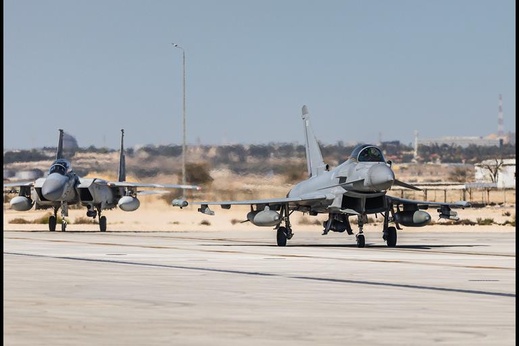 باريس تضع قواعدها العسكرية بالشرق الأوسط تحت تصرف الطيران الأمريكي باريس تضع قواعدها العسكرية بالشرق الأوسط تحت تصرف الطيران الأمريكي