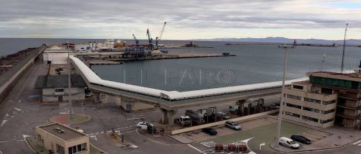 تسرب في أنابيب الغاز بميناء مليلية.. بروتوكول أمني مشدد وإخلاء للمناطق المحيطة لتجنب الكارثة