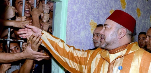 بمناسبة عيد الفطر.. الملك يصدره عفوه على 1201 شخصا بمناسبة عيد الفطر.. الملك يصدره عفوه على 1201 شخصا