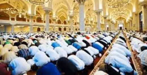 بسبب التقلبات الجوية.. صلاة العيد في الحسيمة تقام بالمساجد بسبب التقلبات الجوية.. صلاة العيد في الحسيمة تقام بالمساجد