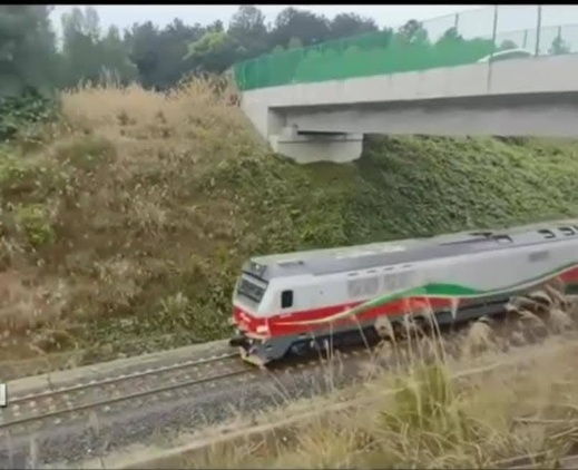 خط الناظور–وجدة–فاس يستعد للتحديث.. انطلاق تجارب قاطرات الجيل الجديد في الصين خط الناظور–وجدة–فاس يستعد للتحديث.. انطلاق تجارب قاطرات الجيل الجديد في الصين