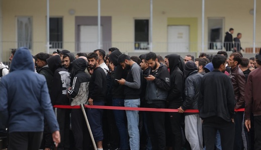 البرلمان الأوروبي يشدد سياسة الهجرة ويقر آلية “مراكز العودة”