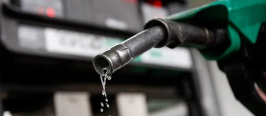 فوضى بمحطات الوقود قبل الزيادات.. واتهامات لشركات المحروقات  تقليص التزويد