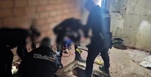 تفاصيل التحقيقات والتسجيلات المسربة لشبكة تهريب المخدرات بين المغرب وإسبانيا