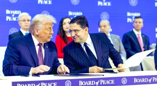 لاراثون: ترامب يلوح بنقل القواعد الأمريكية من إسبانيا إلى المغرب