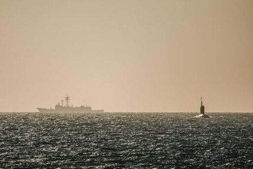 غواصة روسية وسفينة دعم تمران بمحاذاة السواحل المغربية غواصة روسية وسفينة دعم تمران بمحاذاة السواحل المغربية