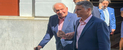 الملك السابق خوان كارلوس يعود لإسبانيا بعد سنوات من الغياب… ظهور مفاجئ يثير الجدل