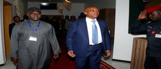 أزمة “لقب إفريقيا”.. رئيس الكاف في "جزيرة العبيد" لاحتواء غضب السنغال بعد تتويج المغرب