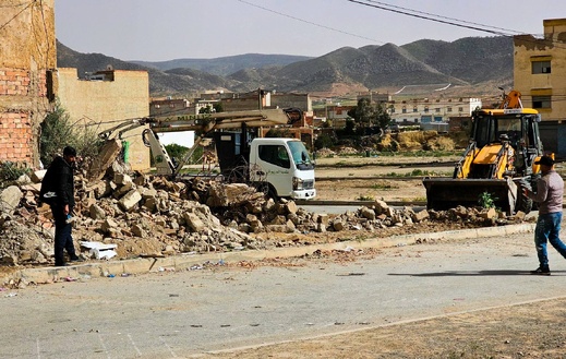 الدريوش تتحرك ضد “البؤر السوداء”.. إحصاء وهدم البنايات المهجورة يثير ارتياح الساكنة الدريوش تتحرك ضد “البؤر السوداء”.. إحصاء وهدم البنايات المهجورة يثير ارتياح الساكنة