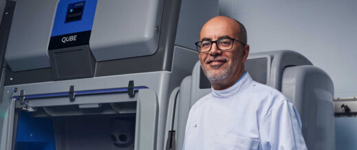 بإشرافه على 34 مؤسسة أوروبية.. ابن الناظور ميمون عزوز يقود ثورة "العلاج الجيني" وينال أرقى جائزة من بريطانيا