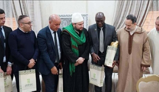 الدبلوماسية الروحية.. زيارة القائم بأعمال سفارة جنوب إفريقيا للزاوية القادرية البودشيشية بمداغ الدبلوماسية الروحية.. زيارة القائم بأعمال سفارة جنوب إفريقيا للزاوية القادرية البودشيشية بمداغ