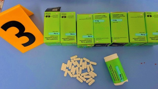 إحباط تهريب آلاف الأقراص المهلوسة بميناء بني أنصار إحباط تهريب آلاف الأقراص المهلوسة بميناء بني أنصار