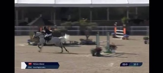 ابن عم الملك يصاب بكسر جراء سقوط عنيف خلال مسابقة للفروسية