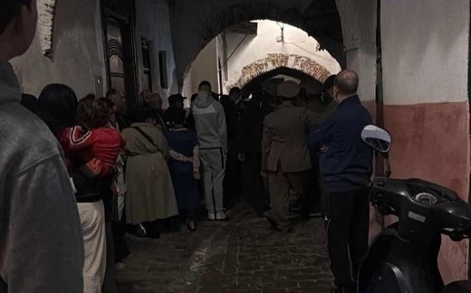 مأساة.. انهيار منزل يودي بحياة طفلين ويستنفر السلطات مأساة.. انهيار منزل يودي بحياة طفلين ويستنفر السلطات