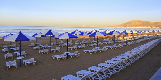 هل تمضي سلطات الناظور على خُطى والي البيضاء في منع تفويت الشواطئ قبل غرة الصيف؟