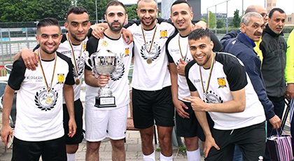 بالصور.. مسجد الفتح بمدينة ألفن أندراين تنظم دوري في كرة القدم لفائدة ابناء الجالية بهولندا بالصور.. مسجد الفتح بمدينة ألفن أندراين تنظم دوري في كرة القدم لفائدة ابناء الجالية بهولندا