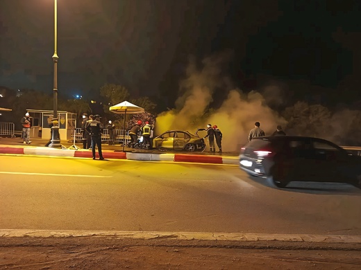 الحسيمة.. نيران مفاجئة تلتهم سيارة بالكامل مخلفة خسائر مادية جسيمة الحسيمة.. نيران مفاجئة تلتهم سيارة بالكامل مخلفة خسائر مادية جسيمة