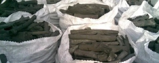 ارتفاع أسعار الفحم قبل عيد الأضحى يثقل كاهل الأسر ويضغط على التجار