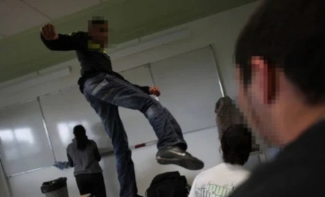 حوادث تعنيف أساتذة  بالناظور يثير استنكارا واسعا وسط دعوات لفتح تحقيق فوري