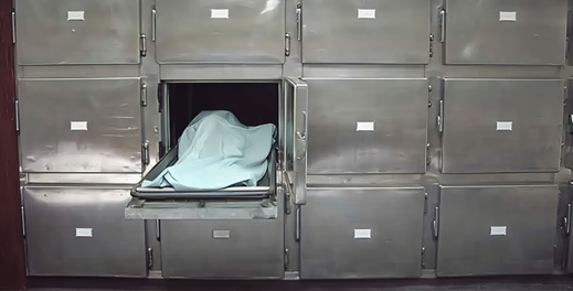 بكامل ملابسه.. العثور على جثة شاب 