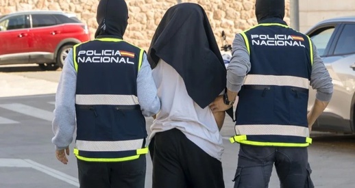 محكمة أوروبية تدعم قرار إسبانيا بترحيل مغربي للاشتباه في ارتباطه بالتطرف محكمة أوروبية تدعم قرار إسبانيا بترحيل مغربي للاشتباه في ارتباطه بالتطرف