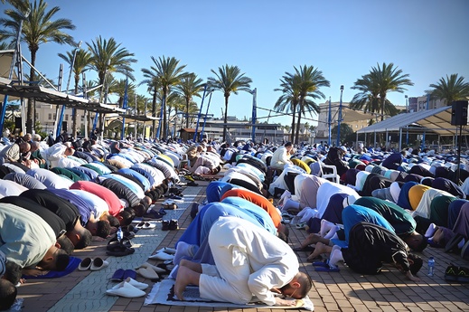 اللجنة الإسلامية بمليلية تحدد مكان وتوقيت صلاة عيد الأضحى اللجنة الإسلامية بمليلية تحدد مكان وتوقيت صلاة عيد الأضحى