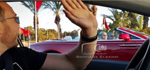 صور.. هذا ما حصل لشابان من الريف مع الملك محمد السادس رفقة الهمة صور.. هذا ما حصل لشابان من الريف مع الملك محمد السادس رفقة الهمة