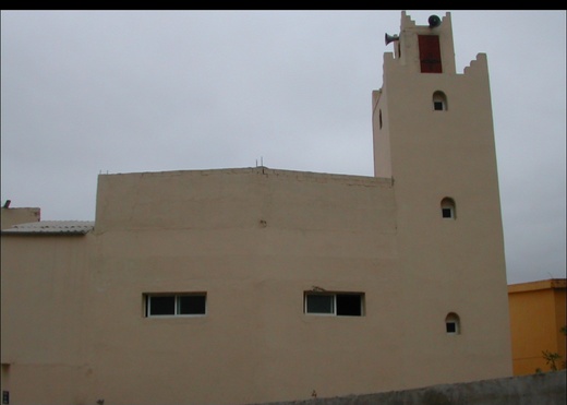 محاكمة الإمام السابق لـ"المسجد الأبيض" بمليلية في قضية تتعلق باستقطاب قاصرين وتلقين أفكار متطرفة