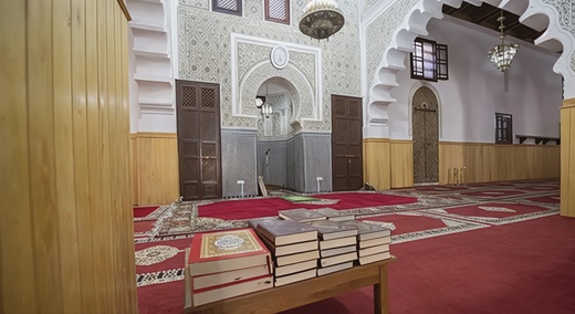 توقيف عشريني اعتدى بآلة حادة على ثمانيني داخل مسجد بالناظور توقيف عشريني اعتدى بآلة حادة على ثمانيني داخل مسجد بالناظور