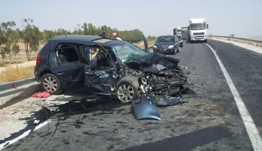خسائر مادية جسيمة في حادثة سير خطيرة بالحسيمة خسائر مادية جسيمة في حادثة سير خطيرة بالحسيمة