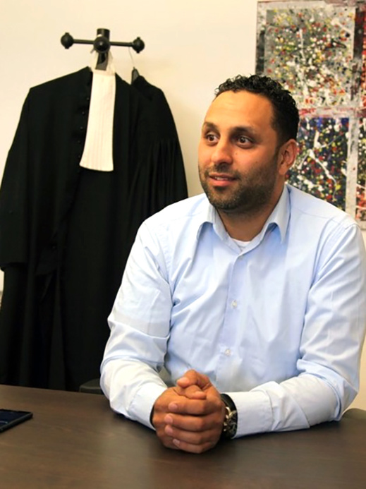 قاسم خالد .. ناظوريّ يقرِن المحاماة بمساندَة المستضعَفين في هولندا قاسم خالد .. ناظوريّ يقرِن المحاماة بمساندَة المستضعَفين في هولندا