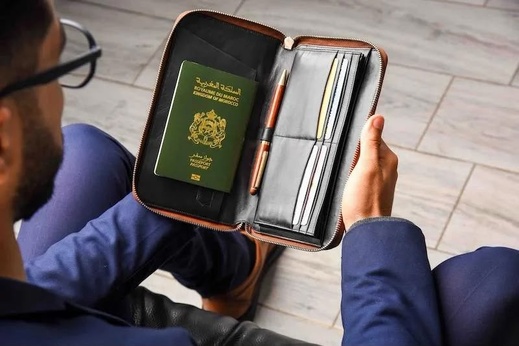 الحكومة تصادق على جيل جديد من جواز السفر البيومتري يعتمد الأمازيغية