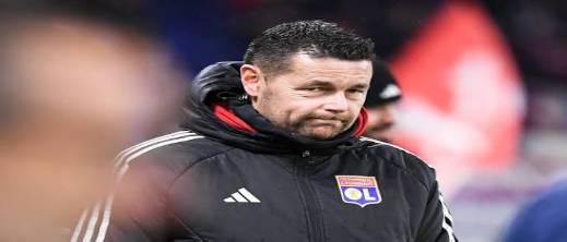 الإطار المغربي جمال عليوي يقود فريق في الدوري الإنجليزي الممتاز