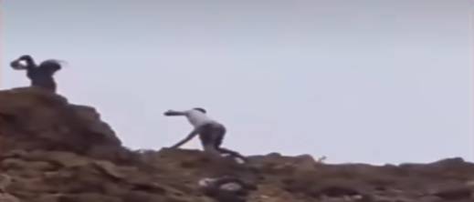 المجلس الوطني لحقوق الإنسان يحيل ملف ضرب مهاجر بالحجارة على النيابة العامة