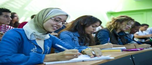 أزمة مالية تخنق آلاف الطلبة المغاربة في فرنسا.. هل انتهى عهد التيسيرات الأكاديمية؟