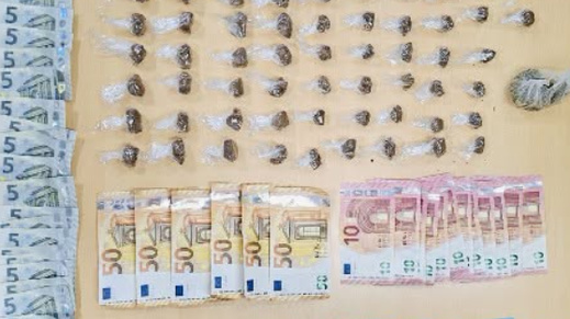 اعتقال مروج مخدرات في حيّ سكني بمليلية وحجز كميات من الكوكايين والحشيش والماريجوانا