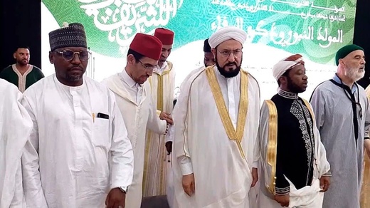 مداغ على إيقاع الذكر والمديح.. البودشيشيون يحيون ليلة المولد النبوي