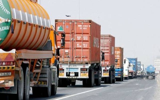 اقتطاع بنسبة 40% من دعم المحروقات يشعل الغضب في صفوف مهنيي النقل الطرقي للبضائع ويهدد تموين الأسواق اقتطاع بنسبة 40% من دعم المحروقات يشعل الغضب في صفوف مهنيي النقل الطرقي للبضائع ويهدد تموين الأسواق