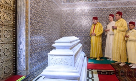 الملك محمد السادس يحيي الذكرى الـ28 لوفاة الملك الحسن الثاني الملك محمد السادس يحيي الذكرى الـ28 لوفاة الملك الحسن الثاني