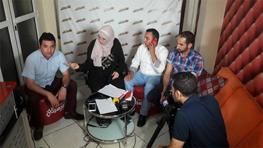 مداخلة الزميل توفيق بوعيشي على أثير الاذاعة الوطنية حول المشاكل التي تصادف عودة الجالية الى أرض الوطن مداخلة الزميل توفيق بوعيشي على أثير الاذاعة الوطنية حول المشاكل التي تصادف عودة الجالية الى أرض الوطن