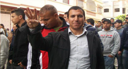 المعتقل "عاشور العمراوي" يبعث برسالة من داخل السجن يشرح فيها حيثيات الإعتقال ويناشد الذوات المناضلة مساندته المعتقل "عاشور العمراوي" يبعث برسالة من داخل السجن يشرح فيها حيثيات الإعتقال ويناشد الذوات المناضلة مساندته