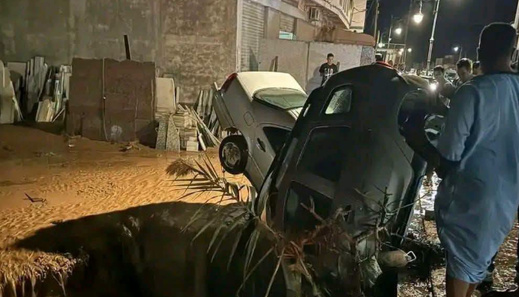 شاهدوا.. السيول تجرف السيارات وتغمر الأحياء.. بني بوعياش تواجه فيضانات قوية