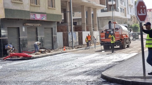 مصدر ينفي حفر شوارع الناظور المعبّدة حديثا ويؤكد: صفقات “SRM” تستهدف أزقة أخرى