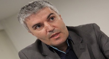فؤاد الحجي .. ريفي ارتبط بالسياسة والتعليم والإعلام في هولندا فؤاد الحجي .. ريفي ارتبط بالسياسة والتعليم والإعلام في هولندا