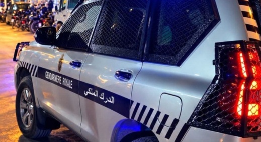 درك زايو يوقف عشرينيا مبحوثا عنه وفي حوزته 15 قنينة خمر ومخدرات