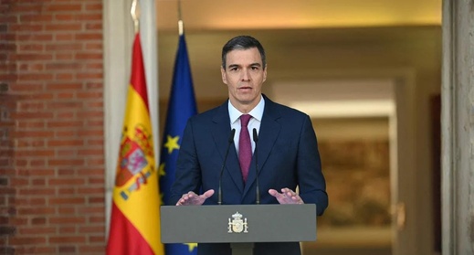 سانشيز: إسبانيا في حاجة إلى المغرب لاحتواء أزمة الهجرة بسبتة ومليلية سانشيز: إسبانيا في حاجة إلى المغرب لاحتواء أزمة الهجرة بسبتة ومليلية