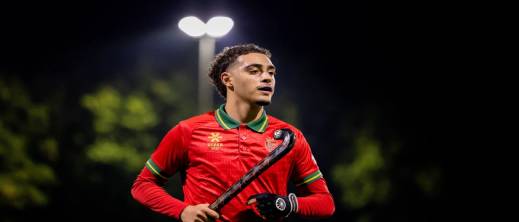 من صورة عادية نشرتها والدته إلى تمثيل المنتخب المغربي.. قصة لاعب مغربي في هولندا