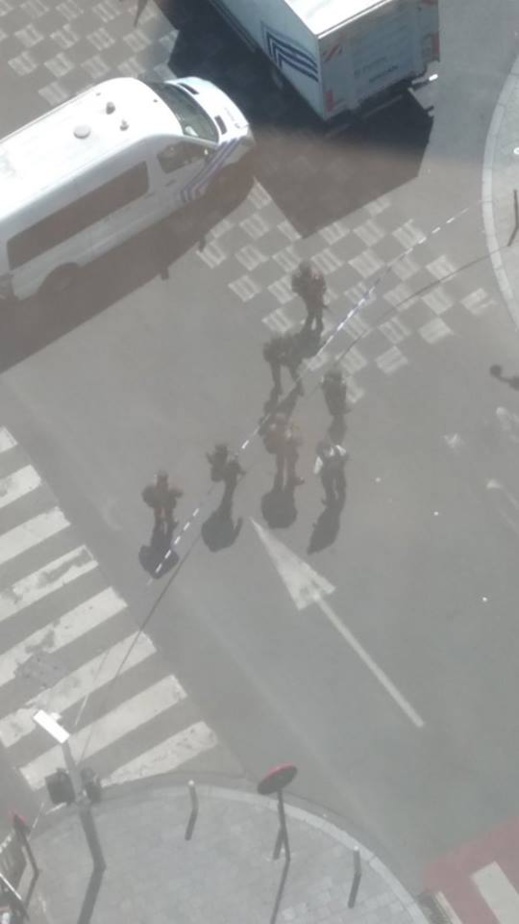 عودة الاستنفار الأمني المكثف الى أحياء بروكسل بعد ان هدأت الامور نسبيا لهذا السبب عودة الاستنفار الأمني المكثف الى أحياء بروكسل بعد ان هدأت الامور نسبيا لهذا السبب